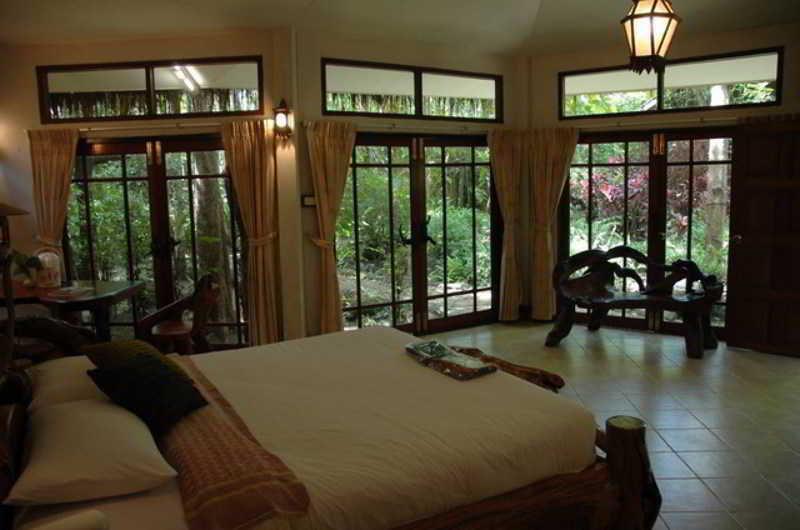 Momchailai Forest Retreat Kanchanaburi Extérieur photo