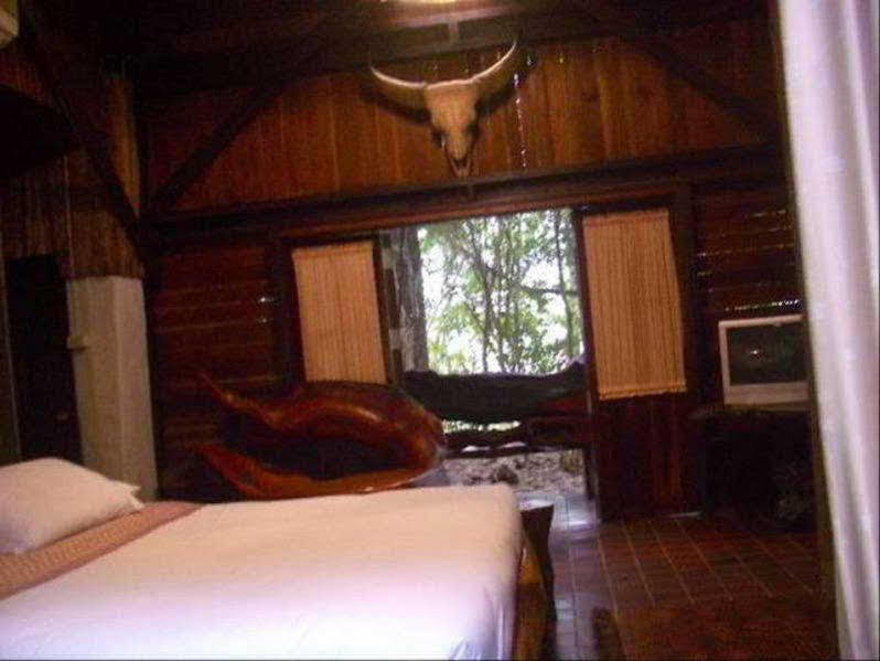 Momchailai Forest Retreat Kanchanaburi Extérieur photo